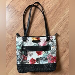 Stone Mountain Black and White Tote Bag with Crossbody strap